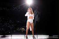 Taylor Swift performing The Eras Tour in Miami - Oct 18 i7s6u9nhka