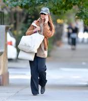 Katie Holmes out in NYC - Oct 19 07s6x113jb