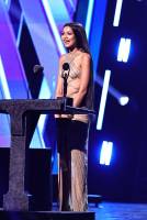 Zendaya - 2024 Rock & Roll Hall Of Fame Induction Ceremony - Oct 19 k7s6wbo76y