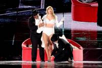 Taylor Swift performing The Eras Tour in Miami - Oct 18 d7s6u9mjf2