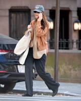 Katie Holmes out in NYC - Oct 19 77s6x1wf1j