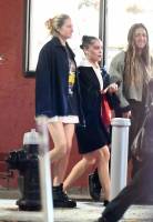 Shailene Woodley & Zoë Kravitz dinner at Buvette in NYC - Oct 22 n7s7dqssib