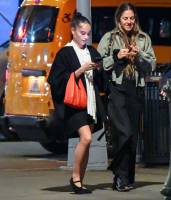 Shailene Woodley & Zoë Kravitz dinner at Buvette in NYC - Oct 22 h7s7dqe47q