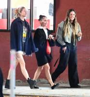 Shailene Woodley & Zoë Kravitz dinner at Buvette in NYC - Oct 22 o7s7dqryto