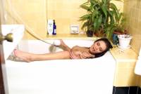 Crissy Moran - Hot shower j7s8bo6mbp