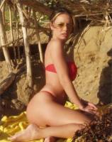 Crissy Moran - Bikinis w7s8cu0qzq