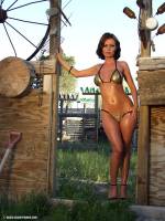 Crissy Moran - Bottles 67s8naut1v