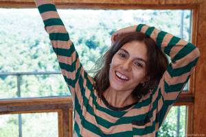 Alice_Mad_-_Alice_Mad_looks_sexy_in_her_striped_dress17s9g6kxdp.jpg