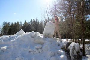 Nude-In-Russia 2024-12-06 Eva - On cold ice 37sjm6jfat