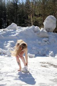 Nude-In-Russia 2024-12-06 Eva - On cold ice z7sjm80u34