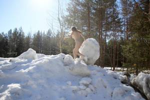 Nude-In-Russia 2024-12-06 Eva - On cold ice b7sjm6xuvw