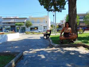 Teasing Greek Men Public Flash Gkazi z7smb2b4ru