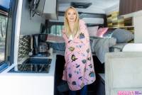 Cecelia Taylor & Parker Ambrose - Unleashed In The Van - Feb 15 h7sn7g52fs
