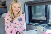 Cecelia Taylor & Parker Ambrose - Unleashed In The Van - Feb 15 n7sn7g9ftw