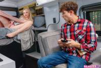 Cecelia Taylor & Parker Ambrose - Unleashed In The Van - Feb 15 v7sn7hcuzj