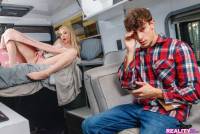 Cecelia Taylor & Parker Ambrose - Unleashed In The Van - Feb 15 e7sn7hdipi