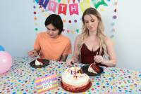 Elias Cash & Sydney Paige - Moms Birthday Surprise - Feb 19 b7snqc8k60