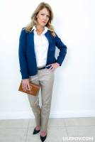 Summer Stevens - What We Do In the Bus Stop - Feb 25 47sodq4bu5