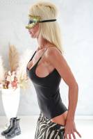 Bimbi L - Busty MILF Massage - Apr 4 r7spti5pkc