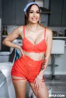 Desiree Dulce - Clean House, Dirty Mind - Apr 11 67sqgr1pz3