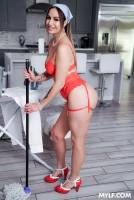 Desiree Dulce - Clean House, Dirty Mind - Apr 11 v7sqgr64wh