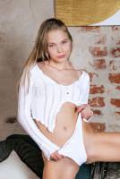 [MetArt] Luise - On The Couch 1 (x148) 04-28-2025 v7sr0fi4nt