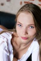 [MetArt] Luise - On The Couch 1 (x148) 04-28-2025 27sr0fc0j4