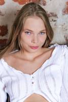 [MetArt] Luise - On The Couch 1 (x148) 04-28-2025 67sr0end3m