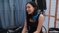 Britney Dutch - Fucking Around With The Crew - May 6 h7sro054ob