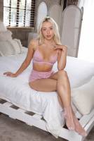 [MetArt] Ali B - Presenting Ali B 05-10-2025 l7srus8jxn