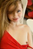 [MetArt] Emi Mur - Vivid Red (x106) 05-16-2025 17ss1fc2fs