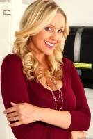 Julia Ann - Business Dinner With The Wives, solo - Brazzers d7suox3osm
